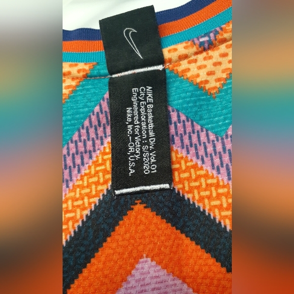 Multi-coloured Nike workout tank top - size small - Picture 4 of 5